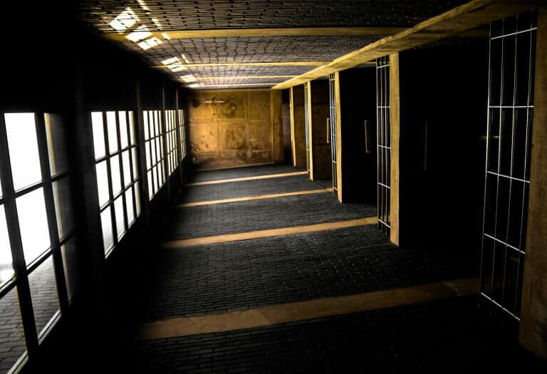 আমি ফেরত যেতে চাই (I want to go back)